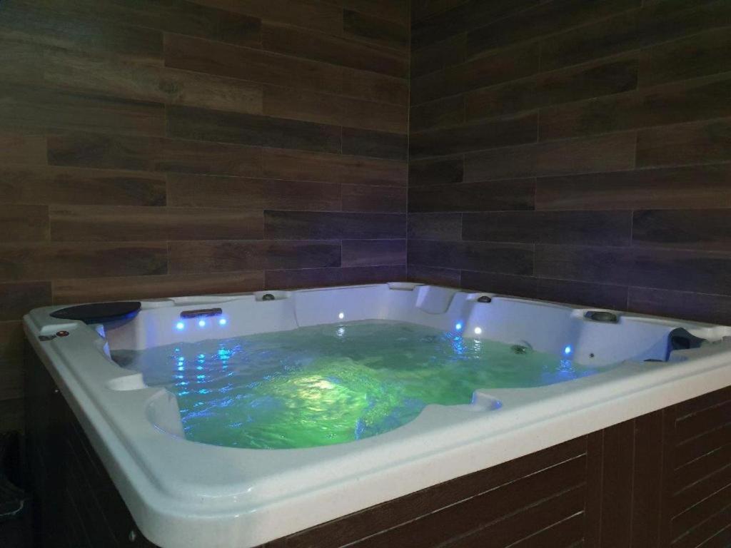 Dwie Sosny Apartamenty Przy Plazy - Sauna, Jacuzzi, Silownia, Bawialnia - 365Pam Ustronie Morskie Exterior foto